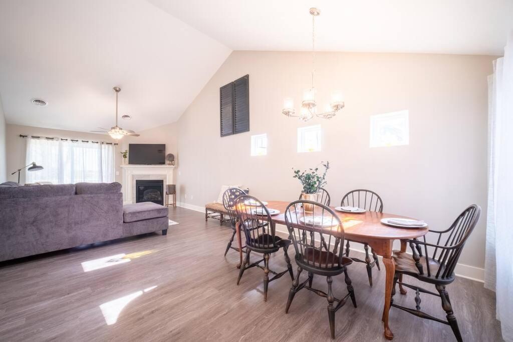 New Beautiful 3 Bedroom Condo In Bettendorf Εξωτερικό φωτογραφία