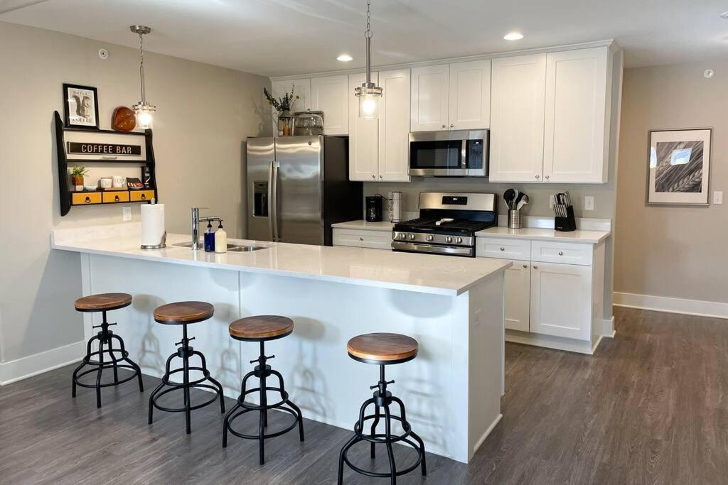 New Beautiful 3 Bedroom Condo In Bettendorf Εξωτερικό φωτογραφία