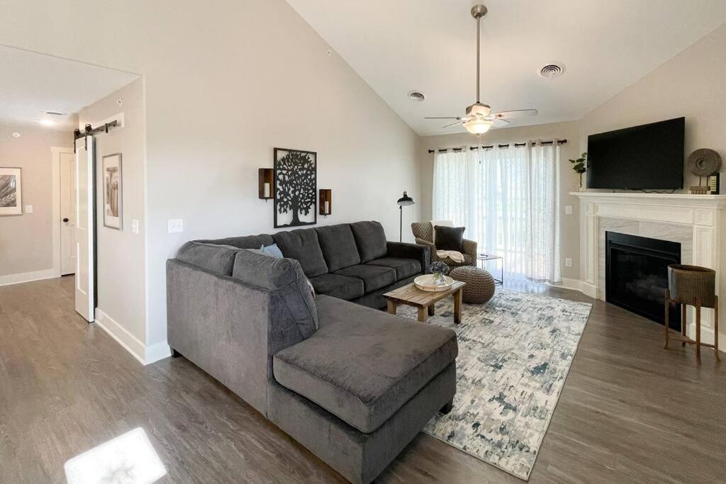 New Beautiful 3 Bedroom Condo In Bettendorf Εξωτερικό φωτογραφία