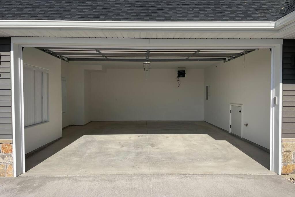 New Beautiful 3 Bedroom Condo In Bettendorf Εξωτερικό φωτογραφία