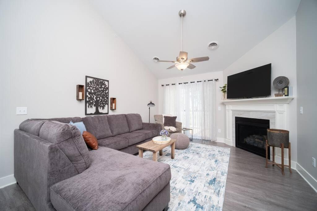 New Beautiful 3 Bedroom Condo In Bettendorf Εξωτερικό φωτογραφία